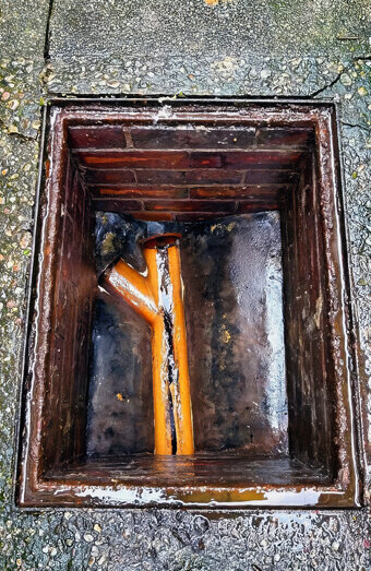 https://blockeddrainsinglewood.com.au/uploads/2025/07/hero-blocked-sewers-39472.jpg